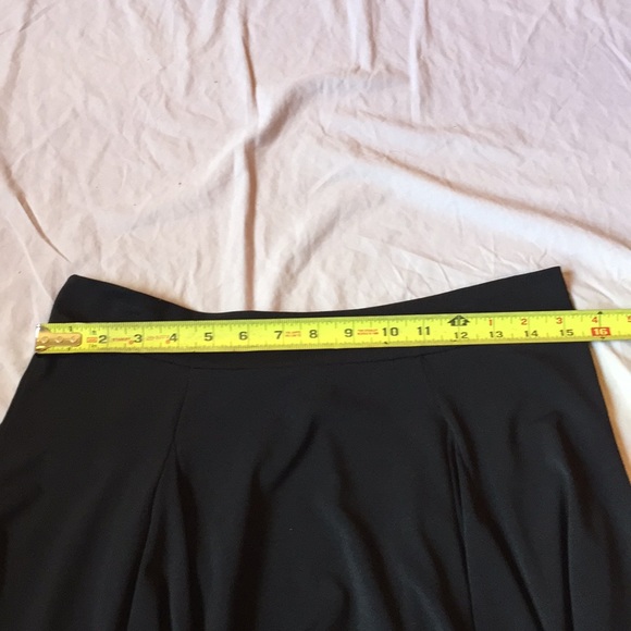 💫3/$15 Black mini skirt - Picture 3 of 9
